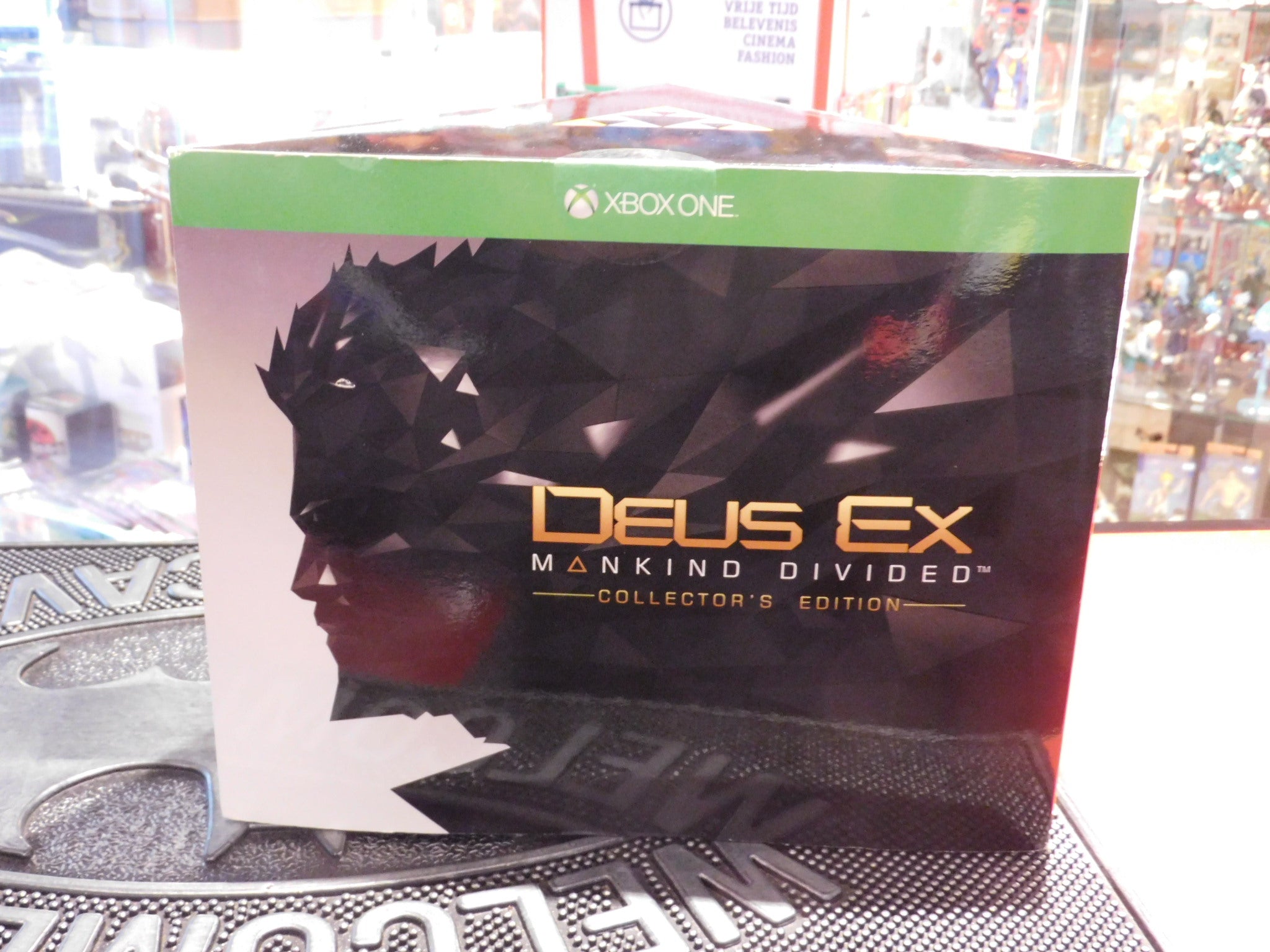 DEUS EX MANKIND DIVIDED COLLECTOR'S EDITION
